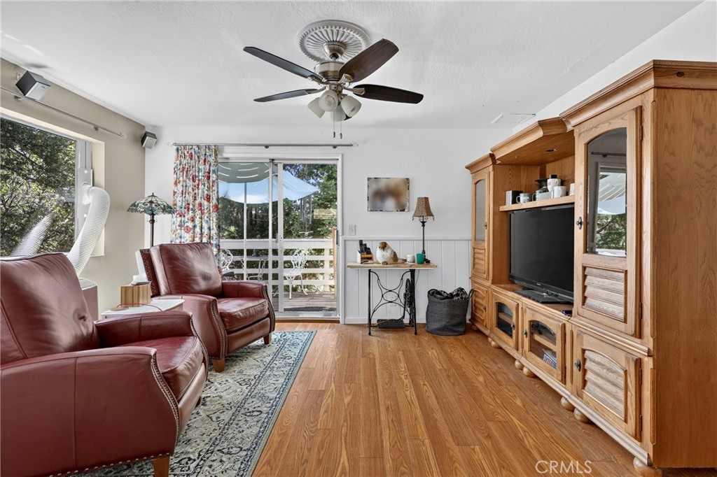 1127 Yukon Property Photo 20