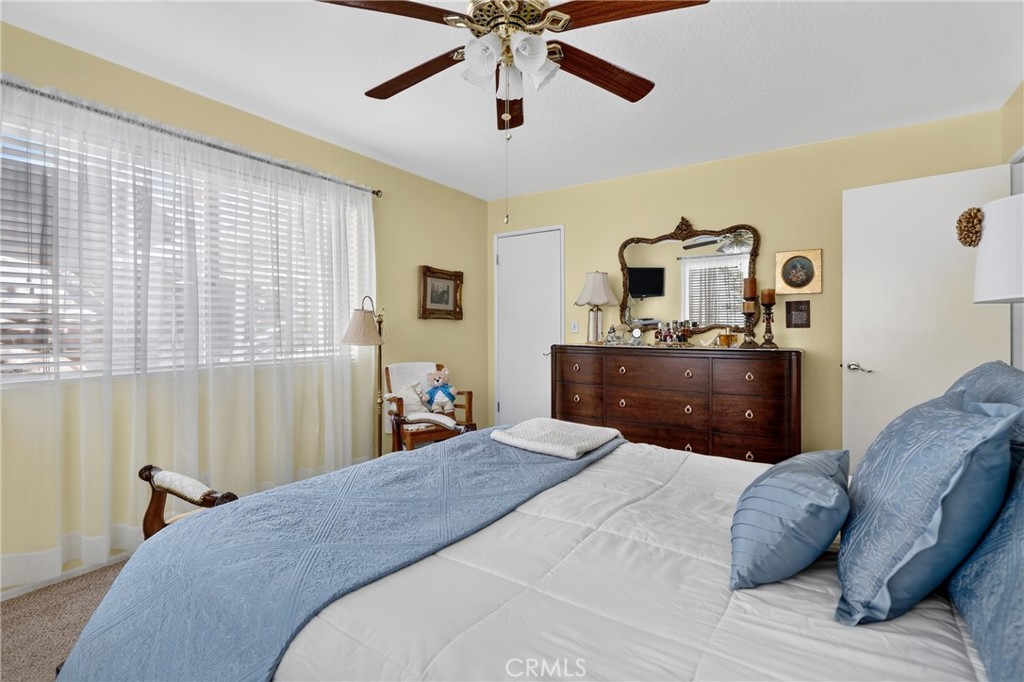 1127 Yukon Property Photo 28