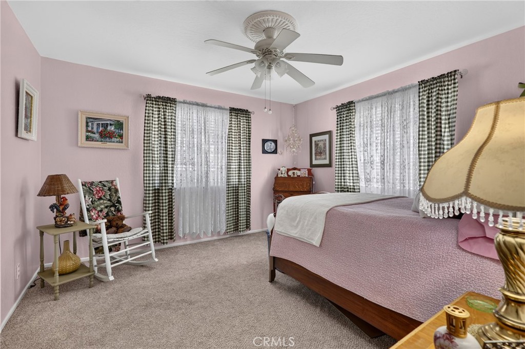 1127 Yukon Property Photo 35