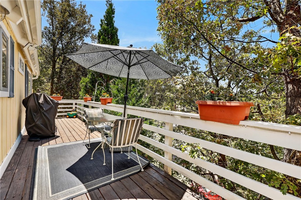 1127 Yukon Property Photo 37