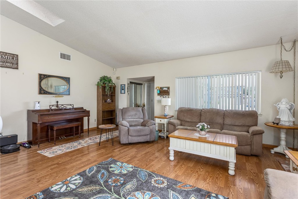 7554 Willow Way Property Photo 6