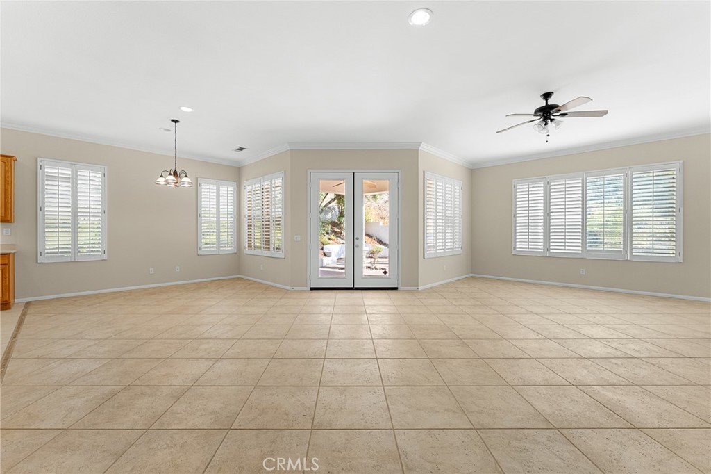 5467 Breckenridge Avenue Property Photo 5