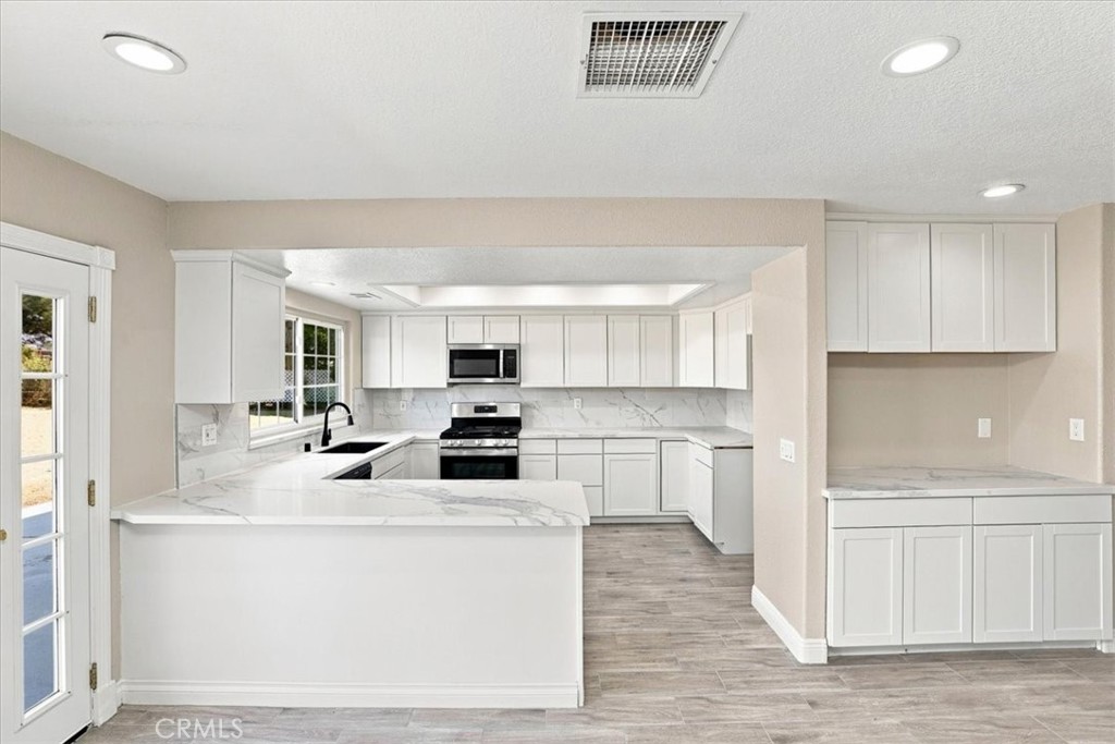 11529 Geyser Property Photo 10