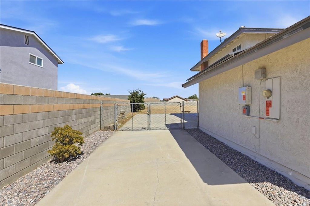 11529 Geyser Property Photo 37