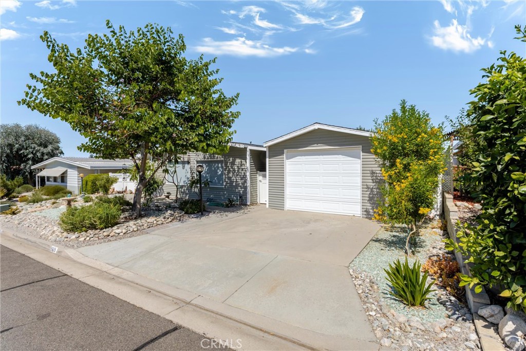 9619 Crestknoll Property Photo 3