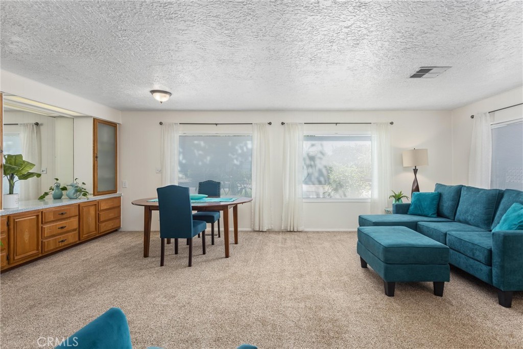 9619 Crestknoll Property Photo 4