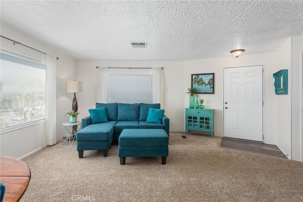 9619 Crestknoll Property Photo 5