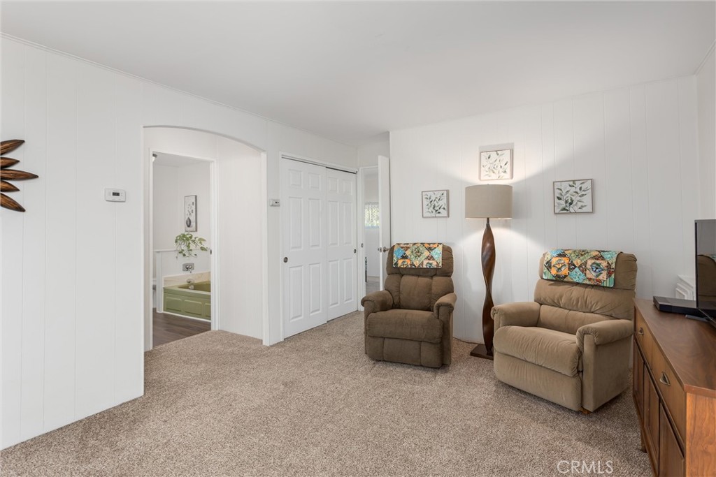 9619 Crestknoll Property Photo 13