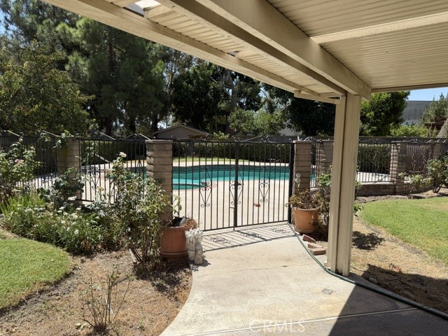 2849 Canterbury Trail Property Photo 8