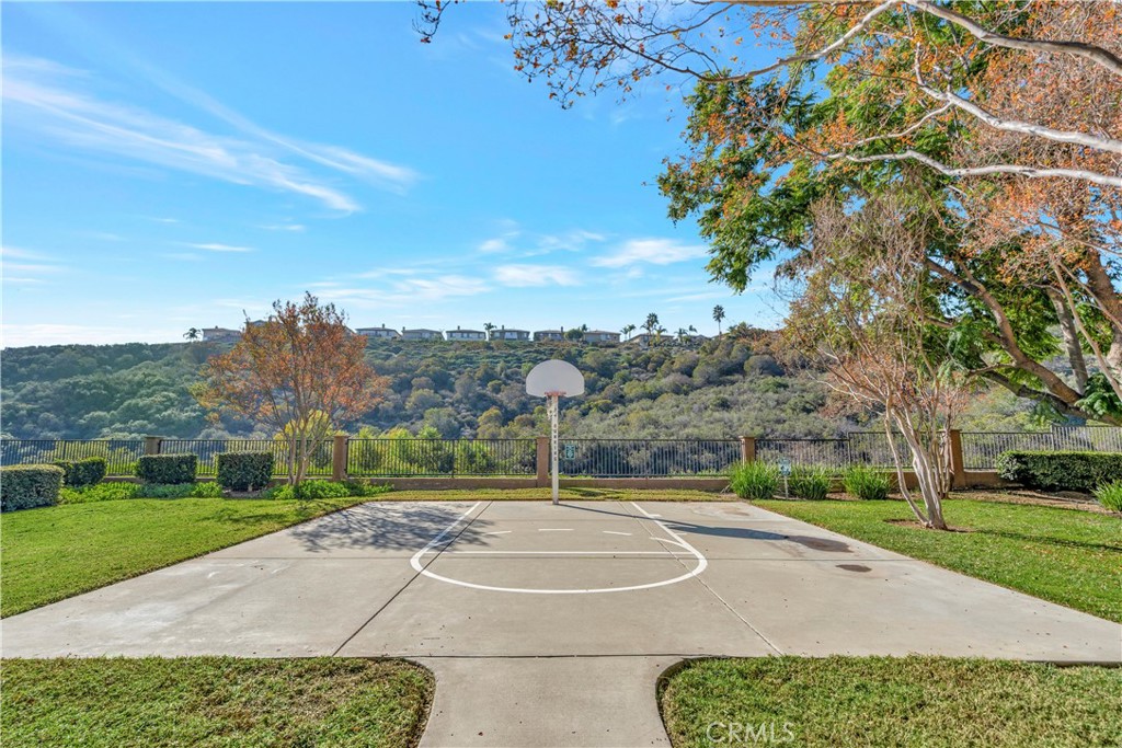 2425 Del Mar Property Photo 32