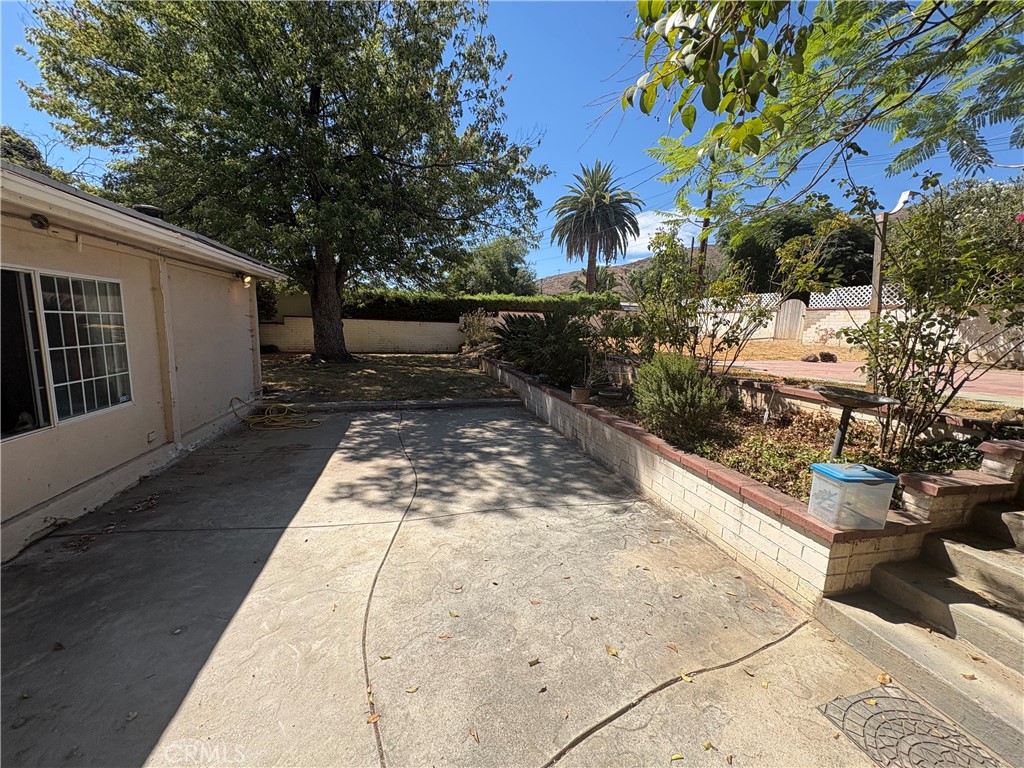 1220 W Marshall Property Photo 4
