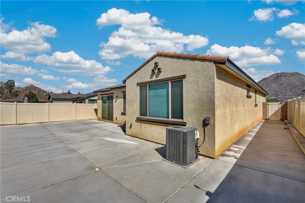21417 Nicholas Drive Property Photo 3