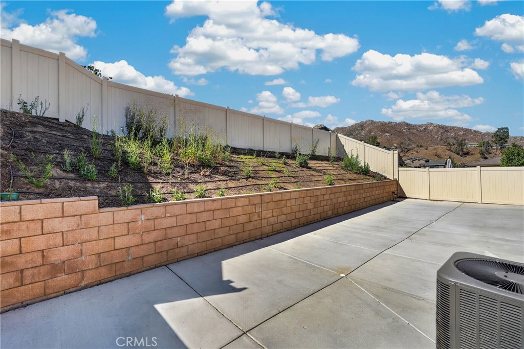 21417 Nicholas Drive Property Photo 4