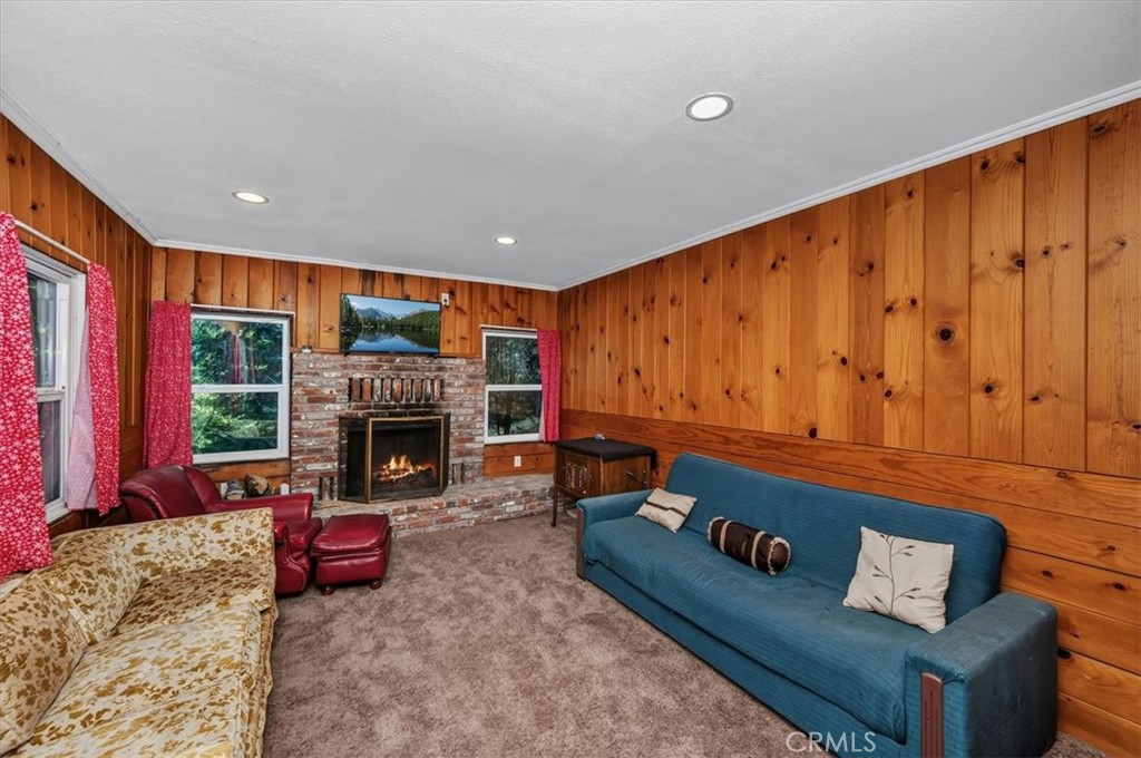 22421 Pine Property Photo 2