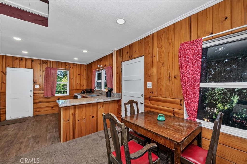 22421 Pine Property Photo 5