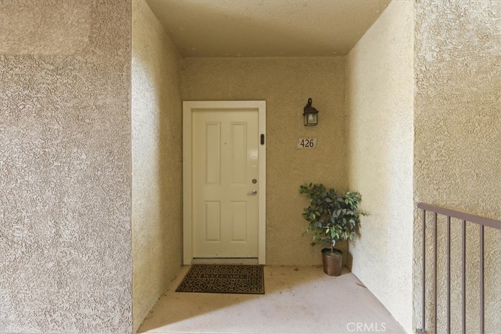 22681 Oakgrove 426 Property Photo 4