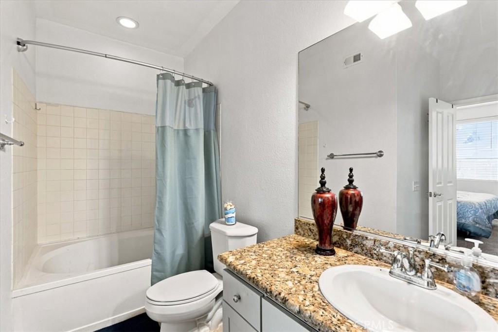 22681 Oakgrove 426 Property Photo 23