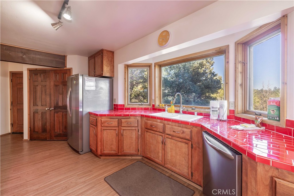 1098 Mt Verdi Property Photo 8