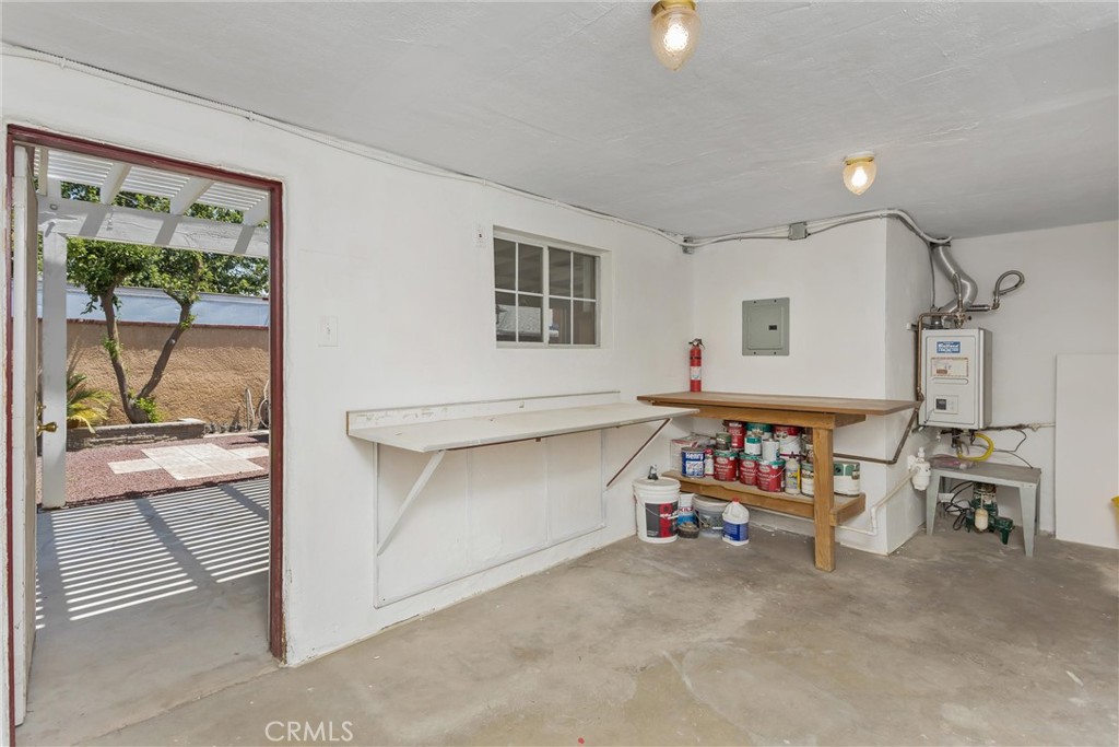 1268 W Marshall Property Photo 18