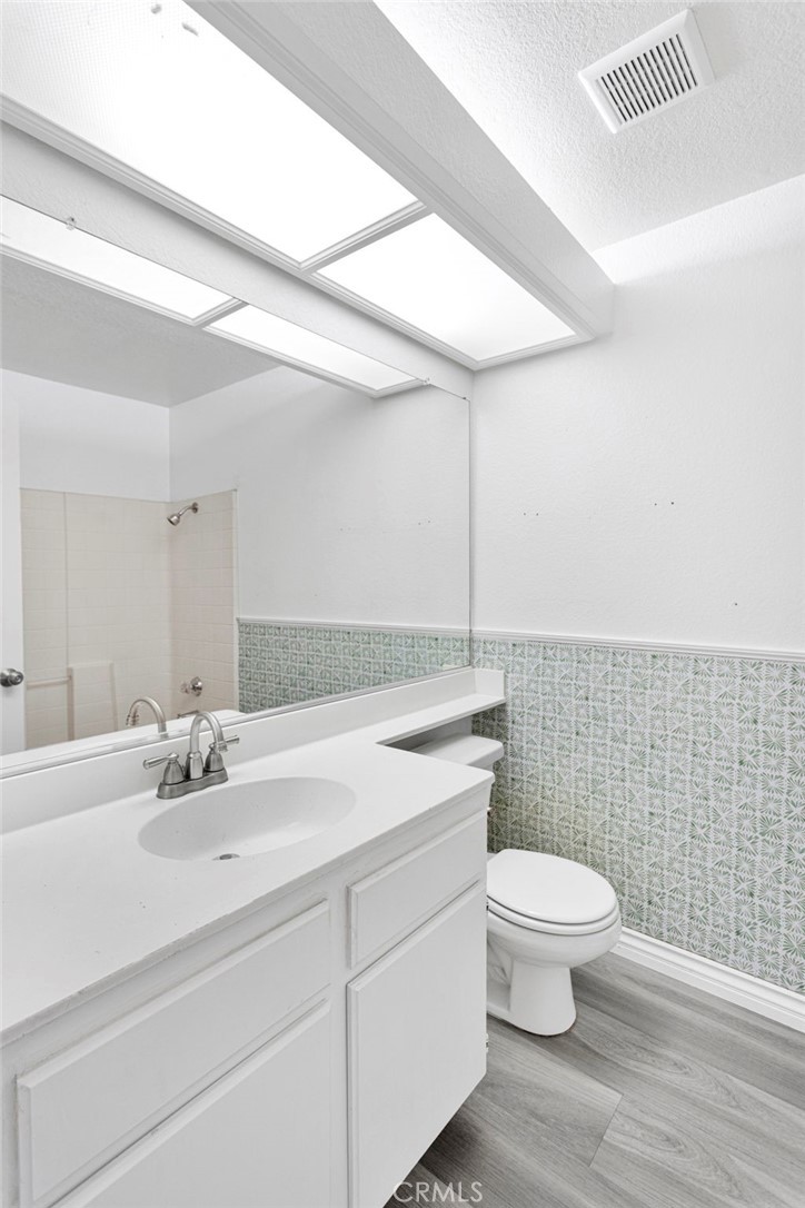 14400 Dartmouth Property Photo 21