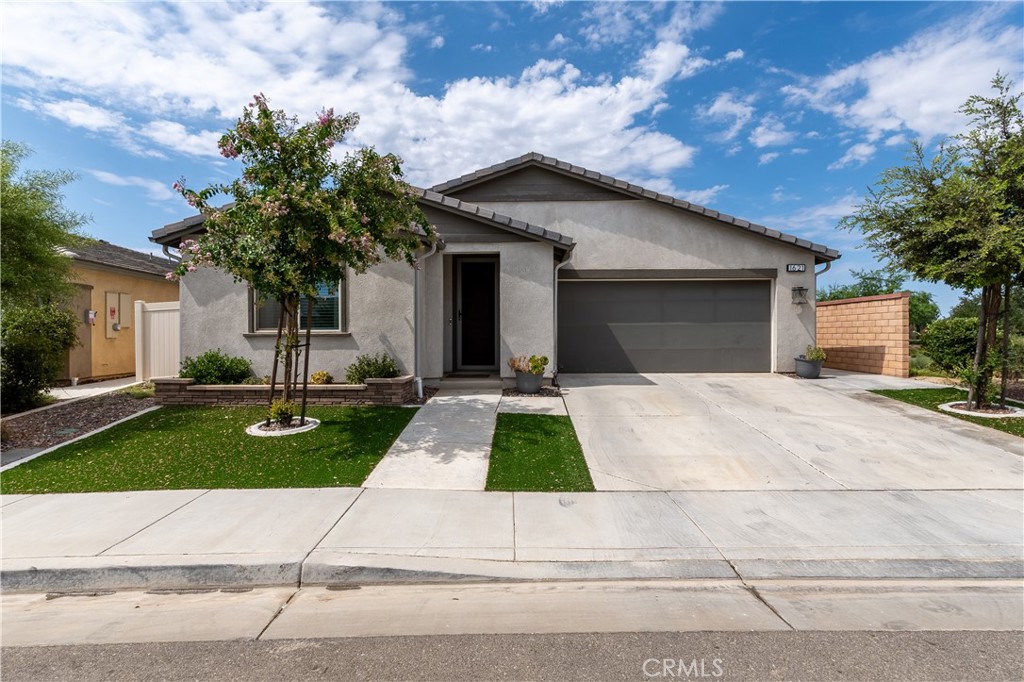 1621 Easton Property Photo 1