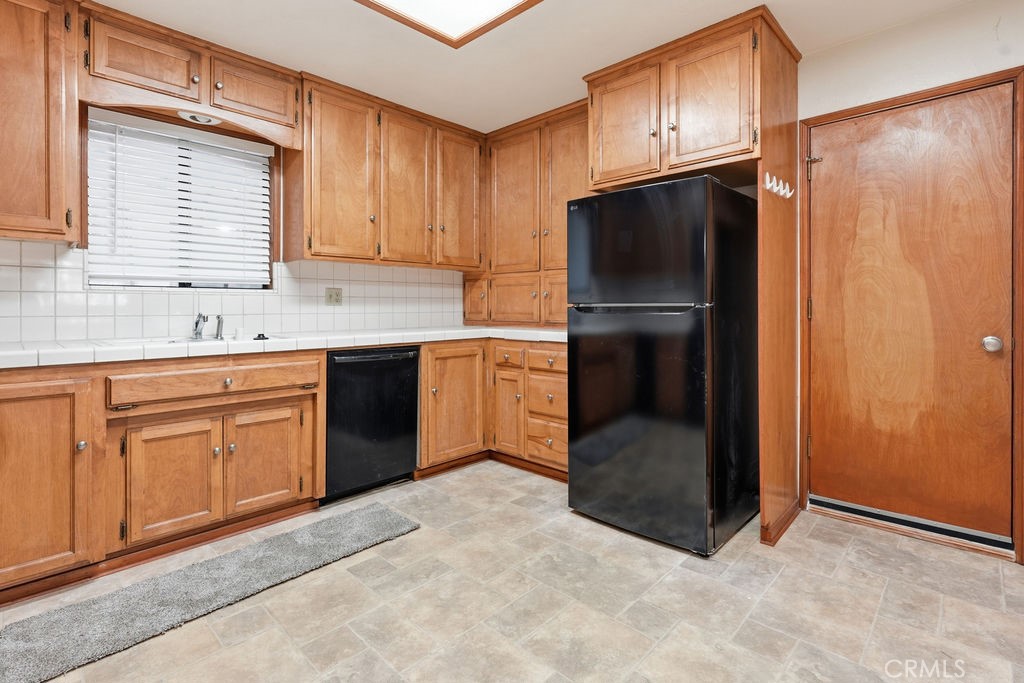 24776 Basel Property Photo 15