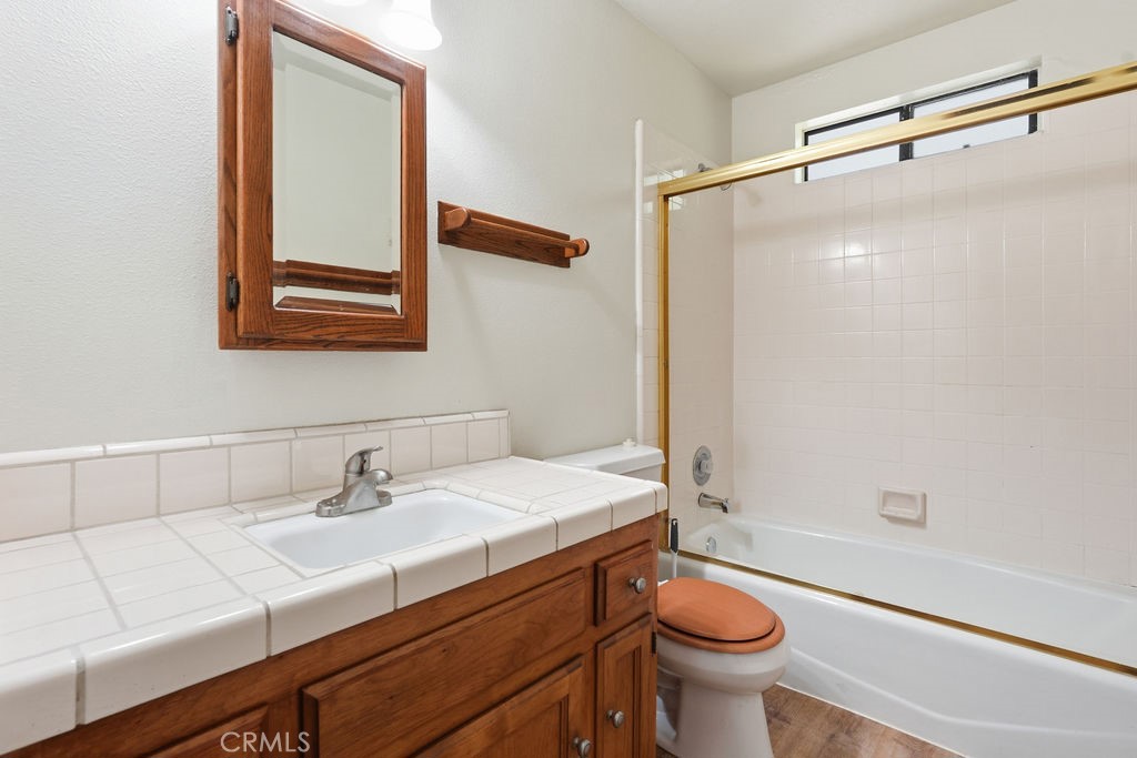 24776 Basel Property Photo 18