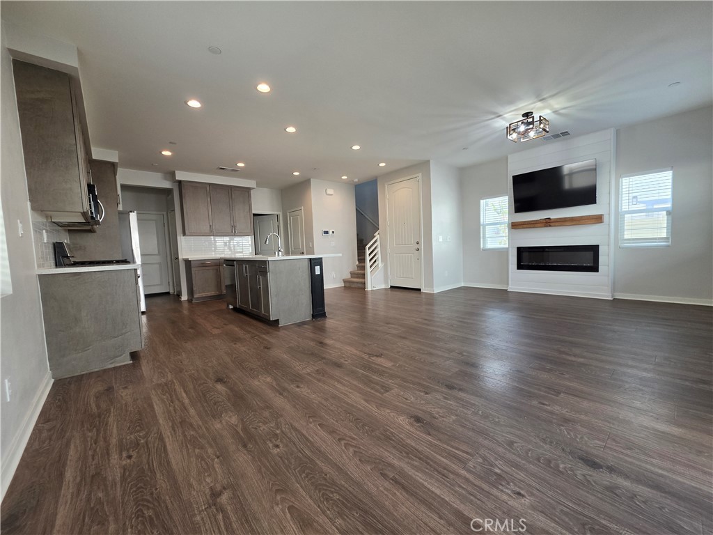 31975 Monet Place Property Photo 6