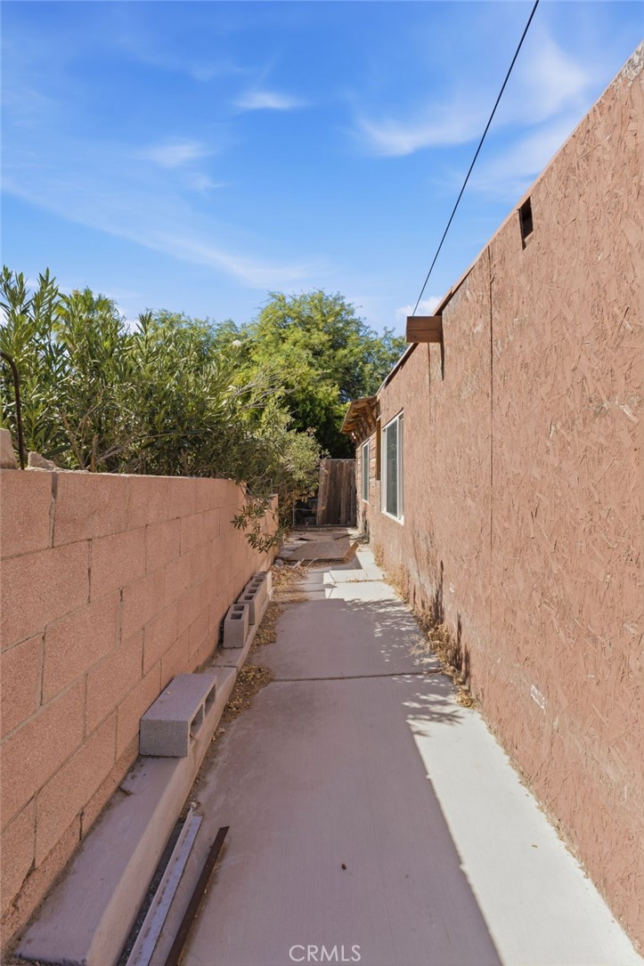66566 Buena Vista Ave Property Photo 33