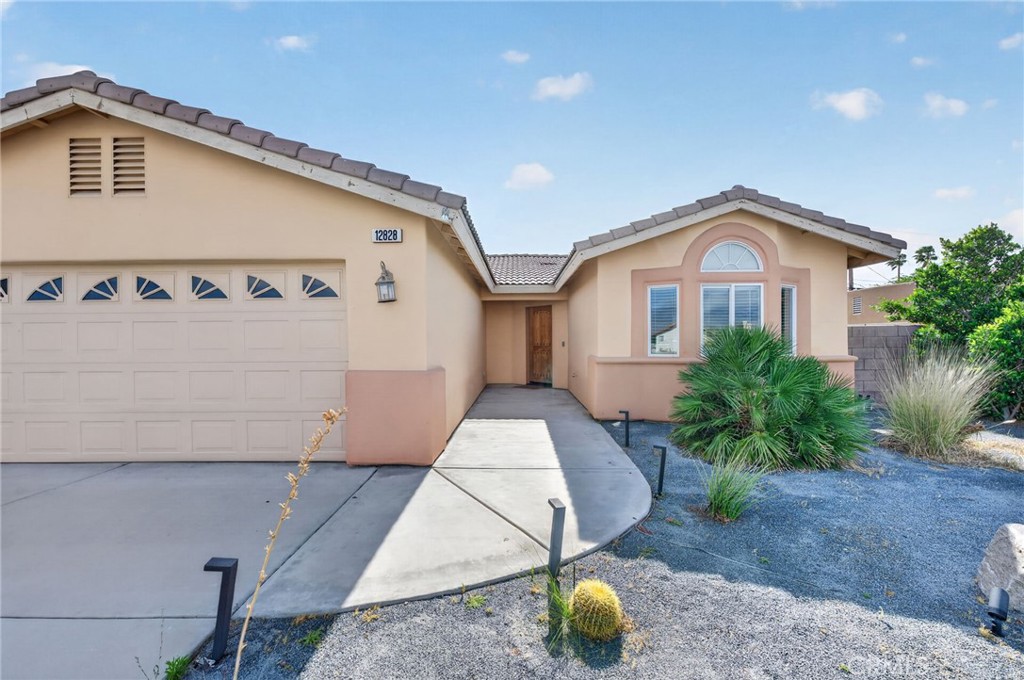12828 Miracle Hill Property Photo 3