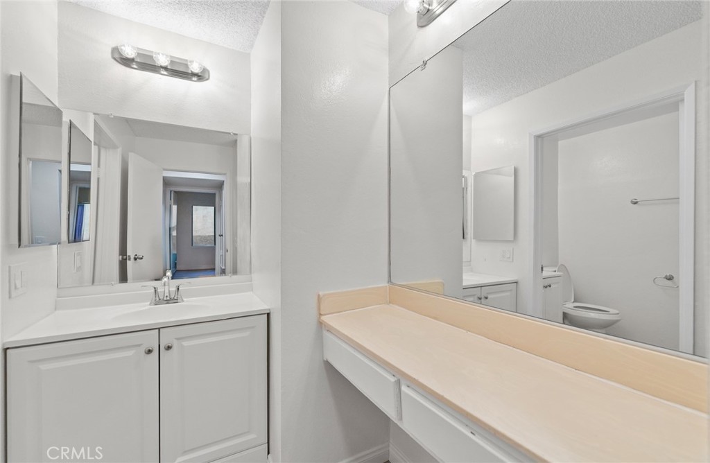 600 W 3rd Street B107 Property Photo 10