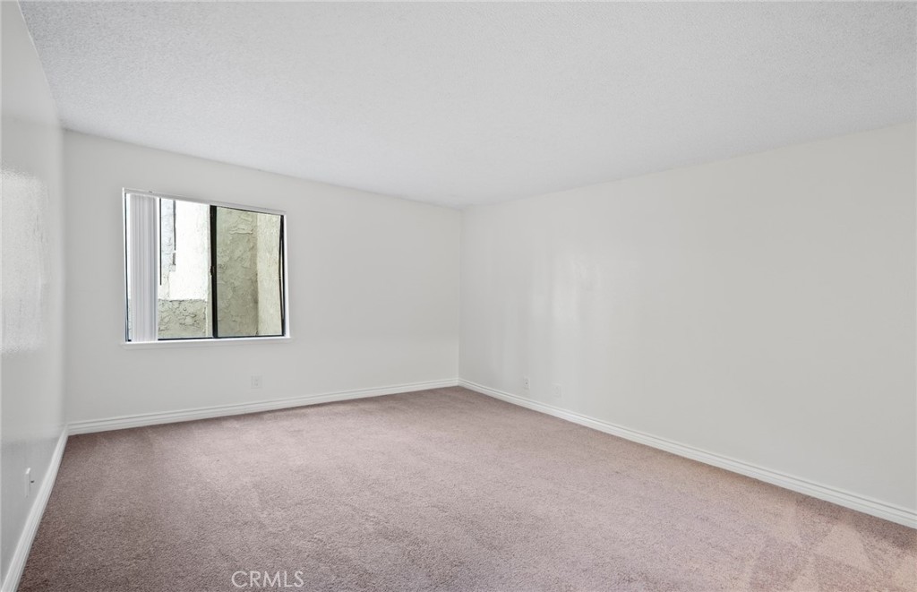 600 W 3rd Street B107 Property Photo 12