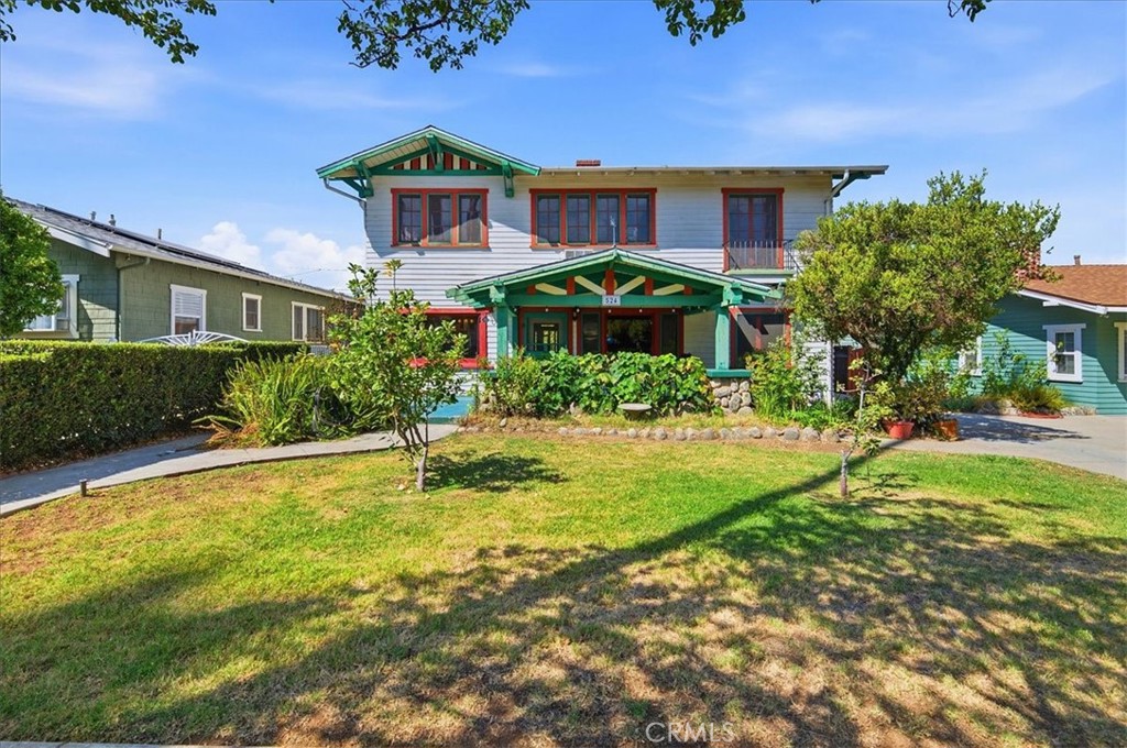 524 University Place Property Photo 1