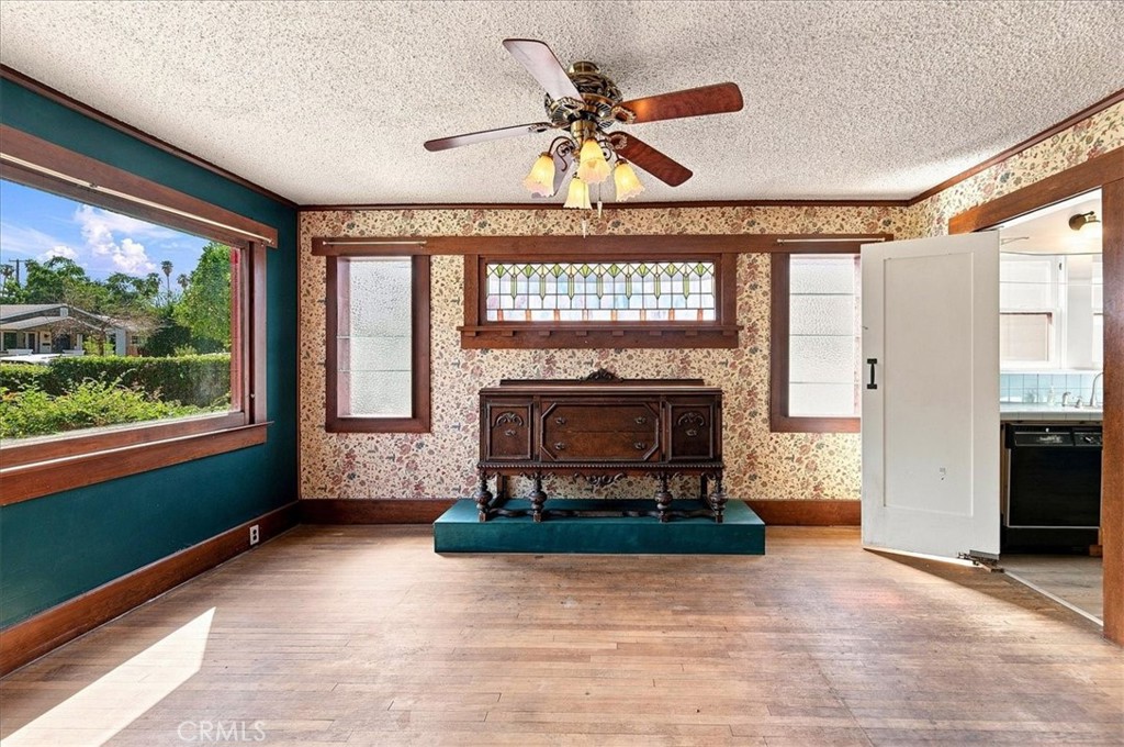 524 University Place Property Photo 11