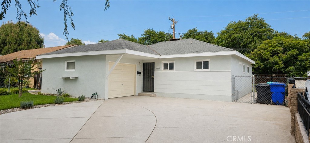 2385 Roxbury Property Photo 1