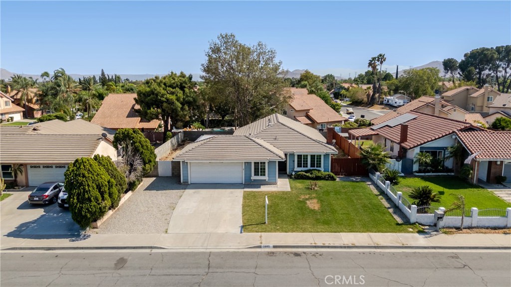 1445 W James Street Property Photo 2