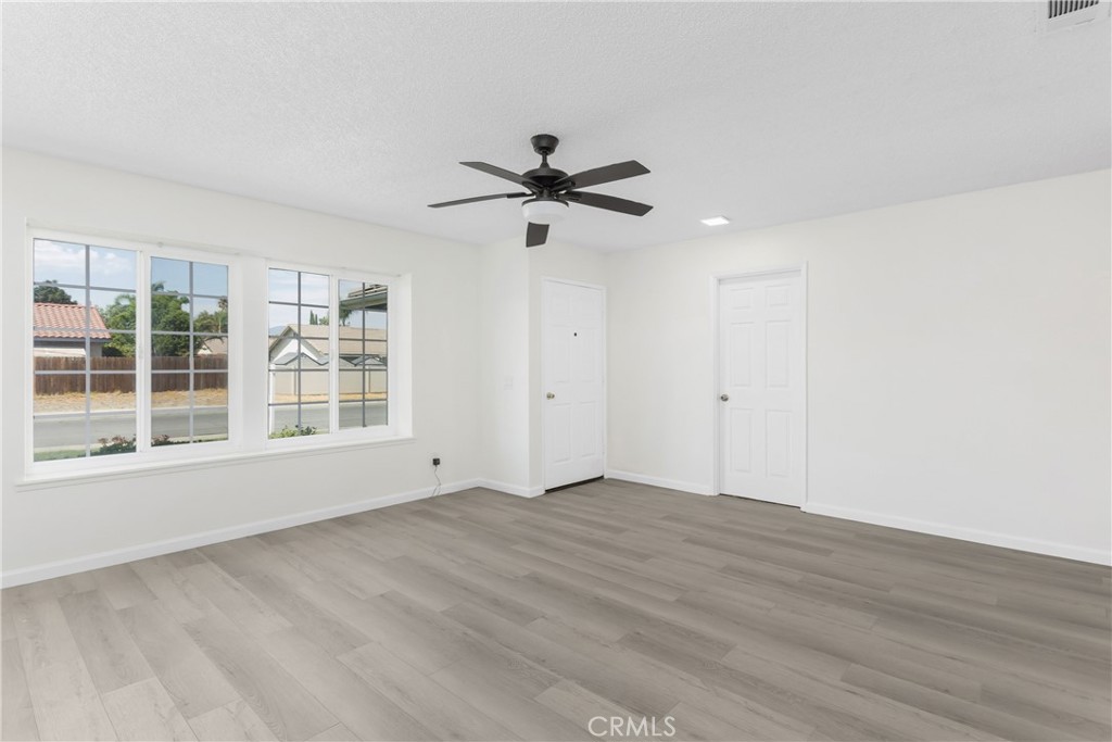 1445 W James Street Property Photo 6