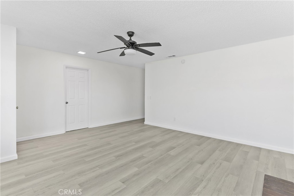 1445 W James Street Property Photo 7