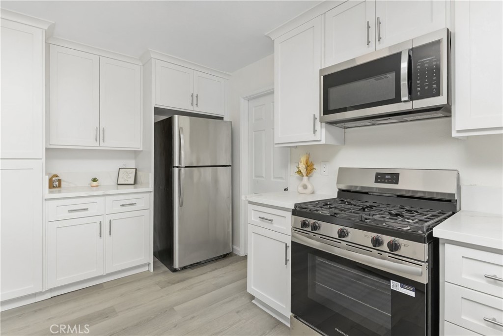 1445 W James Street Property Photo 8