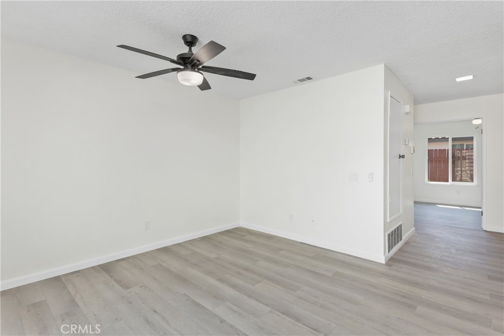 1445 W James Street Property Photo 15