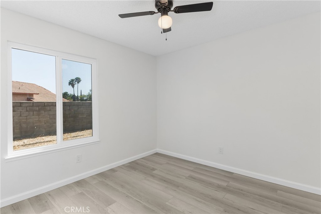 1445 W James Street Property Photo 23