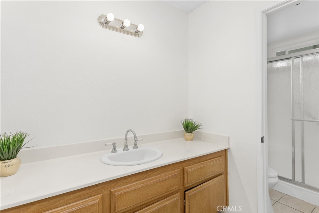 1445 W James Street Property Photo 30