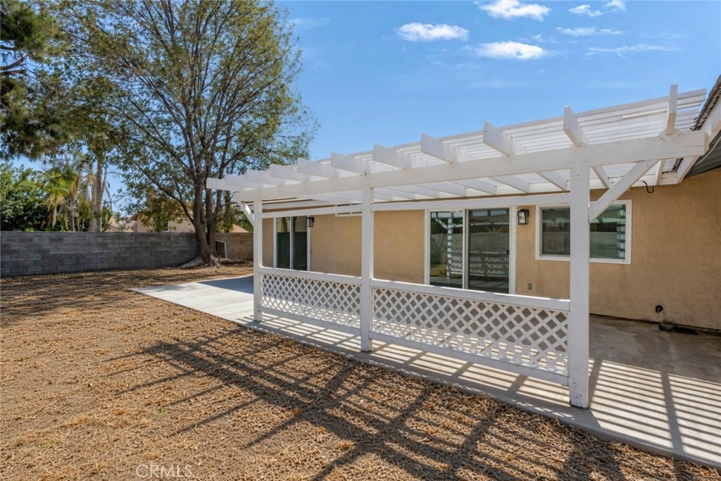 1445 W James Street Property Photo 32