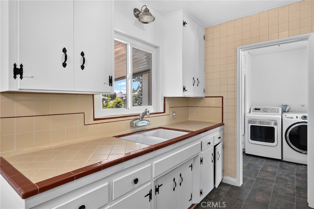 1073 Palm Property Photo 14