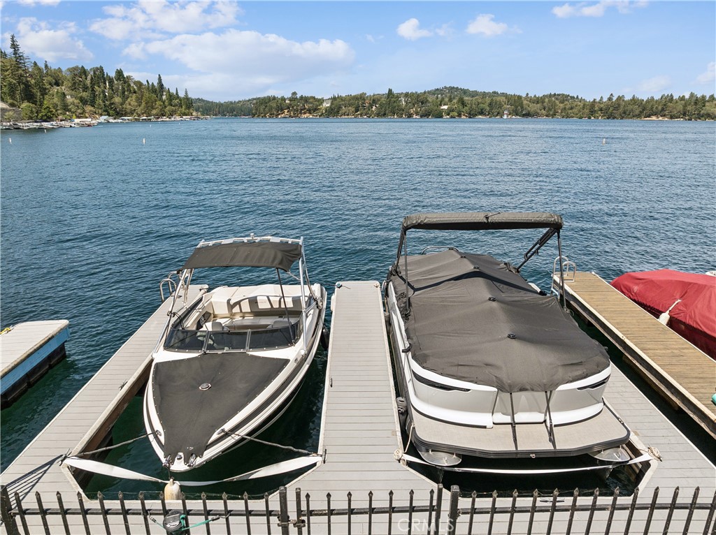 611 S611a - Dock 1/2 Double Property Photo 2