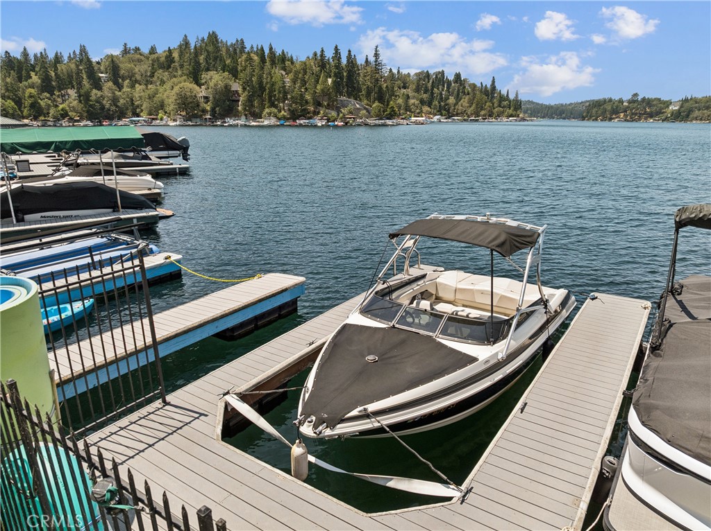611 S611a - Dock 1/2 Double Property Photo 5