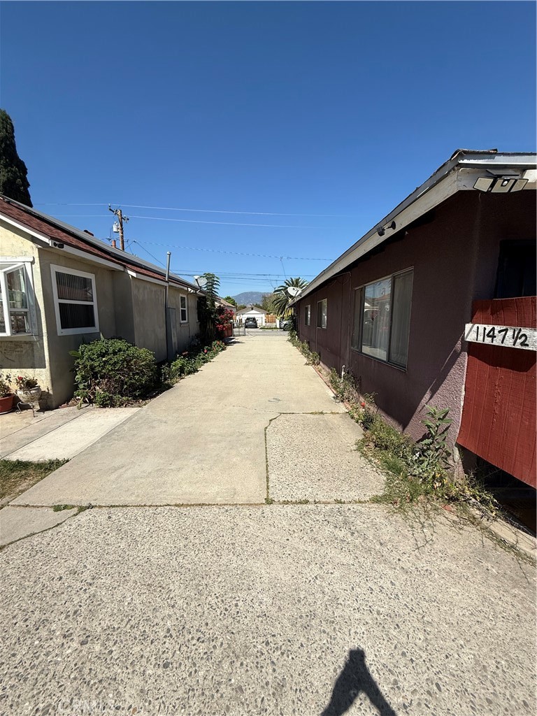 1147 Spruce Property Photo 3