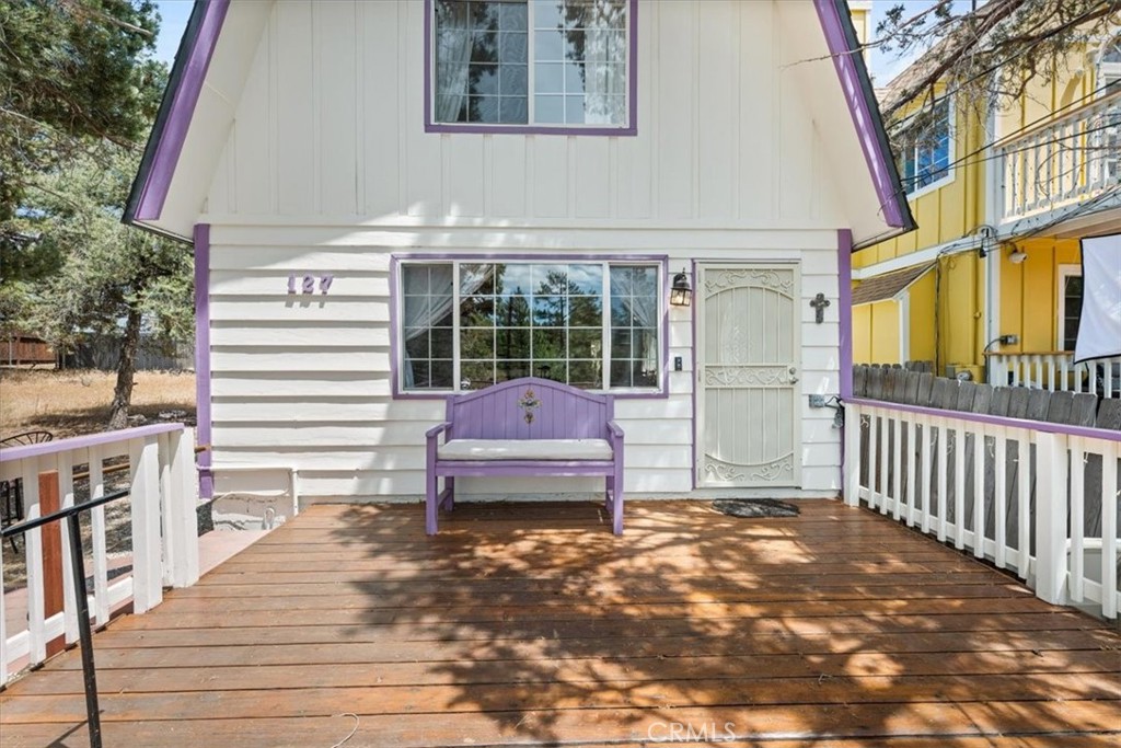 127 Vista Property Photo 1