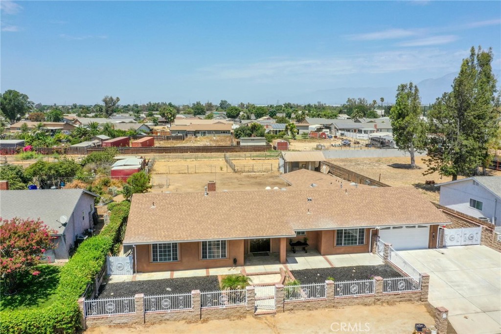 11201 58th Property Photo 2