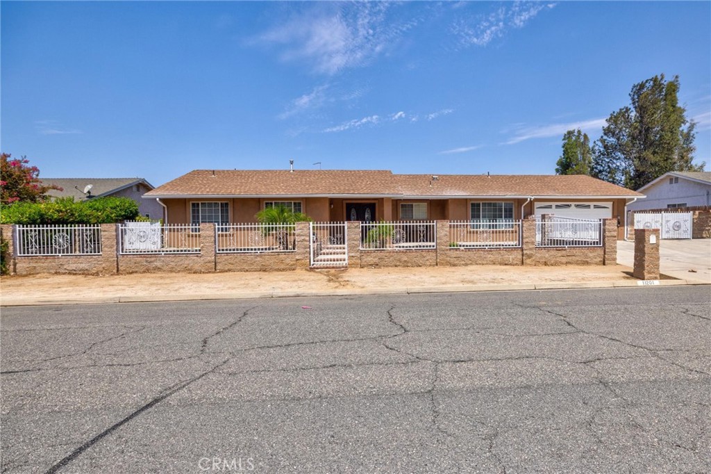 11201 58th Property Photo 4